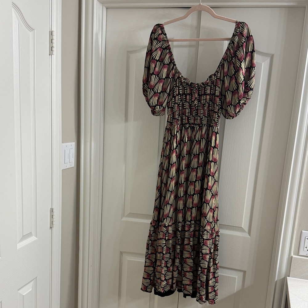 Smocked Puff-Sleeve Midi Dress in Black and Pink